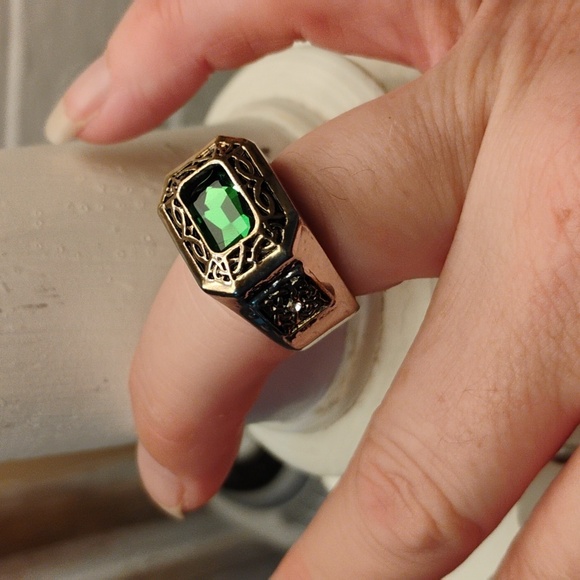 New Men's Celtic Chunky Two Tone Metal Pinky Ring. The Bradford Exchange. - Picture 9 of 10
